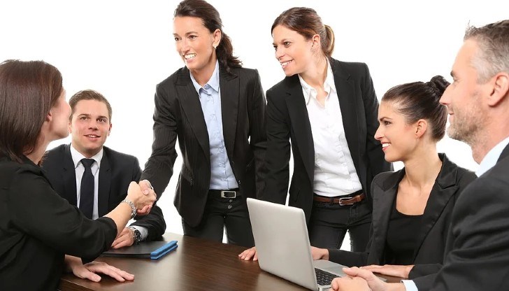 Много от дейностите могат да се вършат дистанционно Много от дейностите могат да се вършат дистанционно