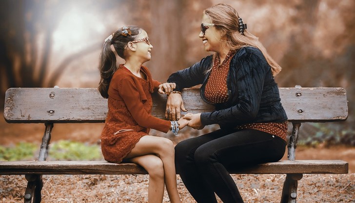 Често ние родителите не осъзнаваме, че с поведението си учим децата много повече, отколкото само с думи