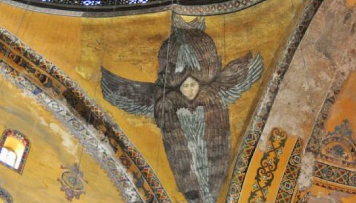 Тези дни Света София е отново в обсега на медиите в Турция, тъй като бяха приключени дългогодишните реставрационни работи по кубето на сградата и беше демонтирано огромното скеле, което беше там цели 17 години Тези дни Света София е отново в обсега на медиите в Турция, тъй като бяха приключени дългогодишните реставрационни работи по кубето на сградата и беше демонтирано огромното скеле, което беше там цели 17 години