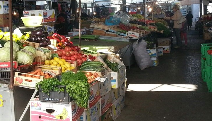 Пазачът е настанен в болница със счупена тазобедрена става