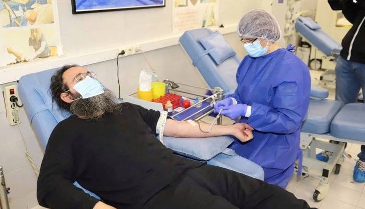 В Деня на християнското семейство – свещеници дариха кръв във ВМА