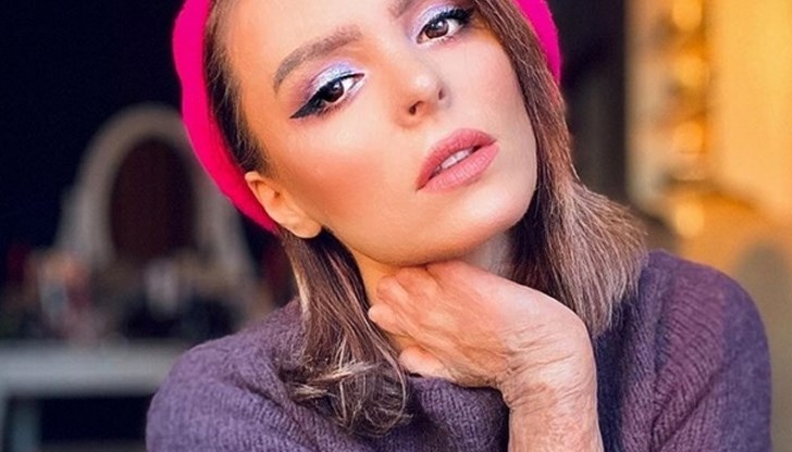 Оана е от Букурещ и преди няколко години губи пръстите на ръката и годеника си в пожар Оана е от Букурещ и преди няколко години губи пръстите на ръката и годеника си в пожар