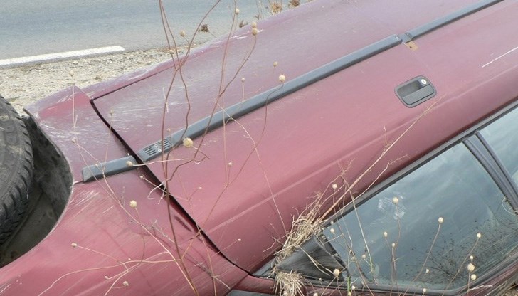 Шофьорът е с прорезна рана на главата Шофьорът е с прорезна рана на главата