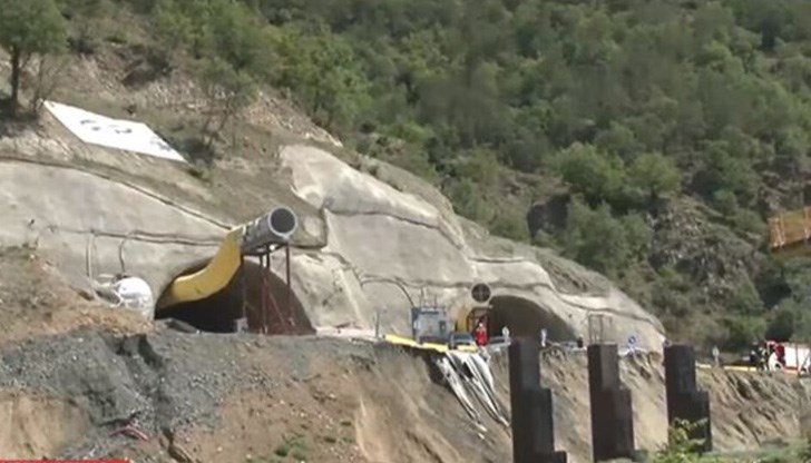 Той е бил в изкопа, за да помпи подпочвени води