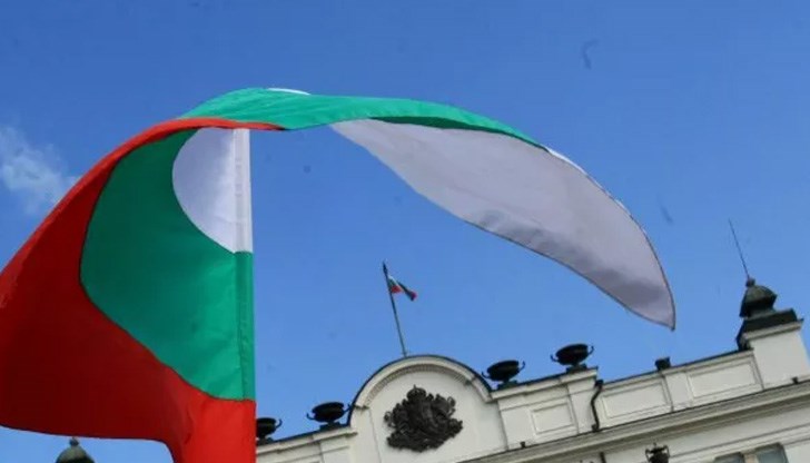 Класическият модел за две правителства, при което едното управлява, а другото следи всяка крачка на властта и критикува ходовете й Класическият модел за две правителства, при което едното управлява, а другото следи всяка крачка на властта и критикува ходовете й