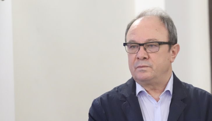 Академик Ревалски беше единствен кандидат. В програмата си за управление на БАН той акцентира върху устойчивото развитие на човешкия научен потенциал в Академията Академик Ревалски беше единствен кандидат. В програмата си за управление на БАН той акцентира върху устойчивото развитие на човешкия научен потенциал в Академията