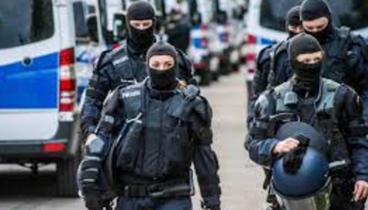 Готвеният проектозакон предвижда са 15 на сто по-високи възнаграждения в МВР Готвеният проектозакон предвижда са 15 на сто по-високи възнаграждения в МВР