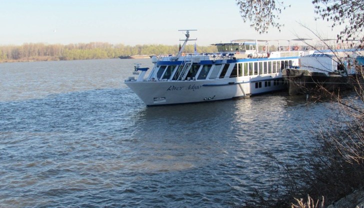 Това е свързано с пренасочване на тежкотоварните автомобили, преминаващи сега през Силистра, към фериботния терминал Това е свързано с пренасочване на тежкотоварните автомобили, преминаващи сега през Силистра, към фериботния терминал