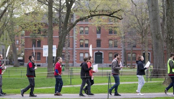 През март миналата година стана ясно, че богати родители са използвали парите си, за да заобиколят стандартните начини за прием на децата им