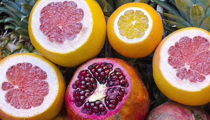 Ползите от грейпфрута са доказани отдавна. Той е силен не само и не толкова с високото си съдържание на витамин С, но и със способността си да регулира нивото на инсулин в кръвта