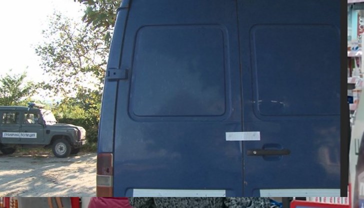 При проверката полицаите открили 18 афганистанци При проверката полицаите открили 18 афганистанци