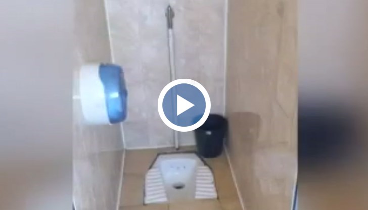 Вследствие на това "стискане" до 7 часа на ден, децата могат да си създадат сериозни здравословни проблеми