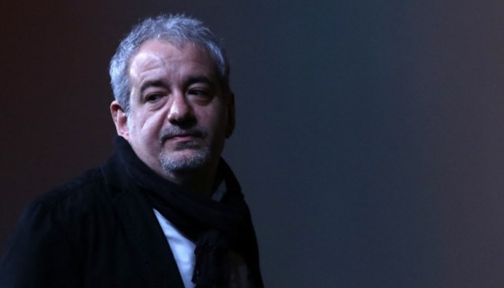 Сегашният хаос и безумие не са резултат от коронавируса, а от натрупани от десетилетия неща - няма лекари, няма сестри, затова сме на това дередже