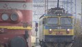 Влак удари кола на жп прелез край Зверино