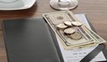 Сервитьорка получи 2000 долара бакшиш за бавно обслужване
