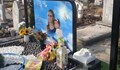 Навръх Бъдни вечер поругаха гроба на Дари и Никол