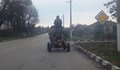 Хванаха мъж да "бере" дърва във Ветово