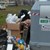 Русенци се оплакват, че отворът на новите кофи за боклук е малък