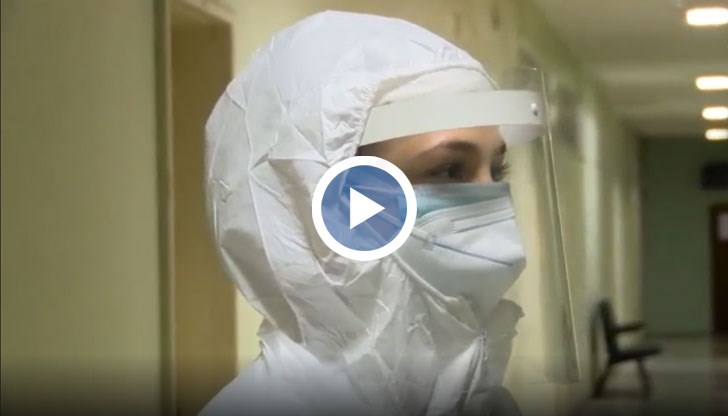 Симона Минкова се грижи за пациенти с коронавирус в две болници - в Свищов и в Плевен