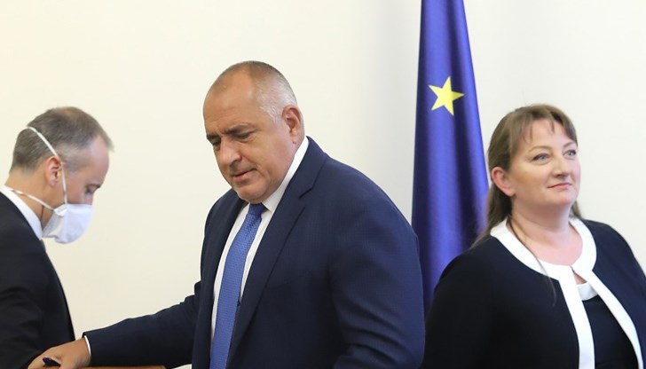 „Това е изключително важно за 17 000 жени, които предстои да се пенсионират през септември 2021 г. и още около 200 000 души в следващите години“, докладва министърът на труда и социалната политика Деница Сачева „Това е изключително важно за 17 000 жени, които предстои да се пенсионират през септември 2021 г. и още около 200 000 души в следващите години“, докладва министърът на труда и социалната политика Деница Сачева