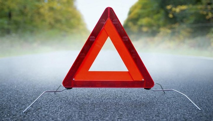 Трафикът се регулира от "Пътна полиция" Трафикът се регулира от "Пътна полиция"