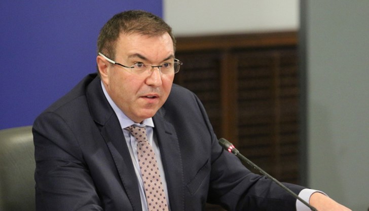 Костадин Ангелов изрази изумлението си от решението по този начин да се нарушат противоепидемичните мерки