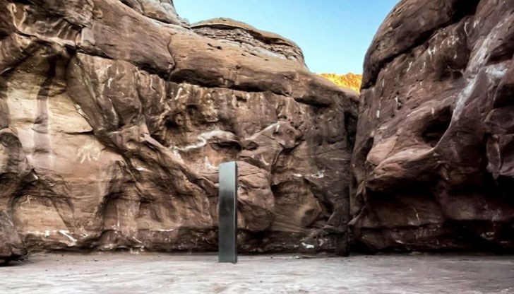 Откритието, направено в Румъния на 26 ноември, изскочи като от нищото ден преди структурата да изчезне без следа в Юта