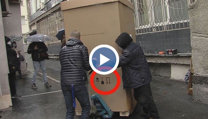Хората се възмутиха от начина, по който беше вкаран скъпият уред в РЗИ-Бургас
