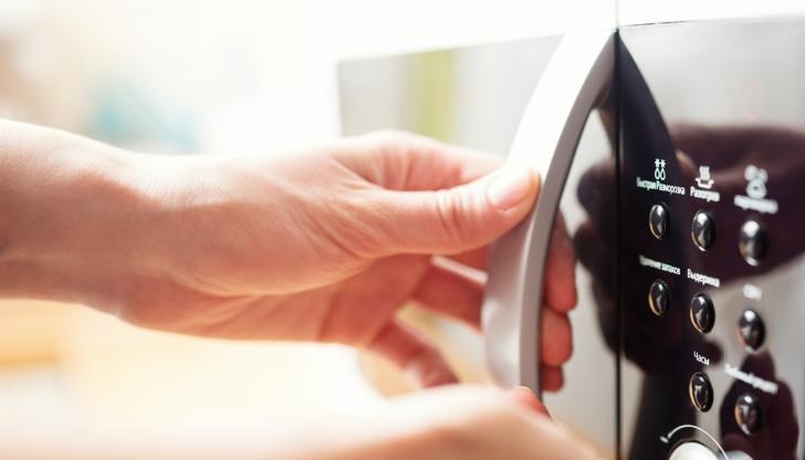 Има материали, които могат да бъдат сериозно токсични, ако се озоват в микровълновата ви фурна Има материали, които могат да бъдат сериозно токсични, ако се озоват в микровълновата ви фурна