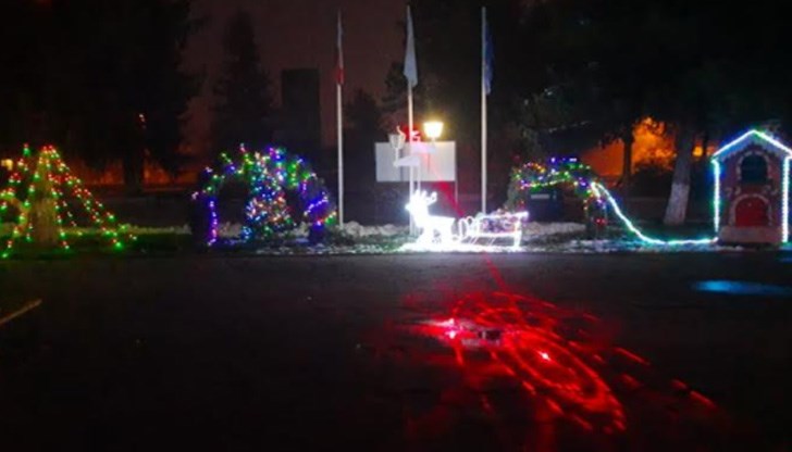 Запалването на светлините на елхите премина без обичайните тържества, концерти и фойерварки