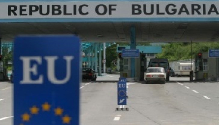 За завръщане не може да става и дума, уверява Фейми. Той и семейството му са решили да останат в Германия. Те си дават сметка, че тази иначе толкова влажна и дъждовна страна им разкрива шансове, каквито в България не биха имали