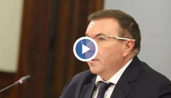 Нощните заведения трябва да продължат да бъдат затворени. Училищата и детските градини могат да се отворят и след Нова година