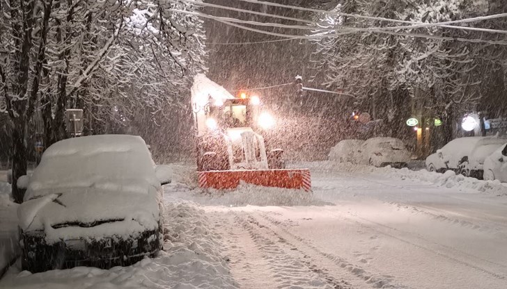 От Областното пътно управление информират, че републиканските пътища в региона са проходими при зимни условия, не мислят така обаче шофьорите, които подадоха множество сигнали в социалните мрежи От Областното пътно управление информират, че републиканските пътища в региона са проходими при зимни условия, не мислят така обаче шофьорите, които подадоха множество сигнали в социалните мрежи