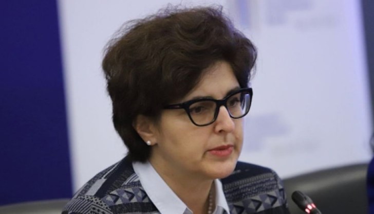 Това е заместник-министърът на финансите Маринела Петрова
