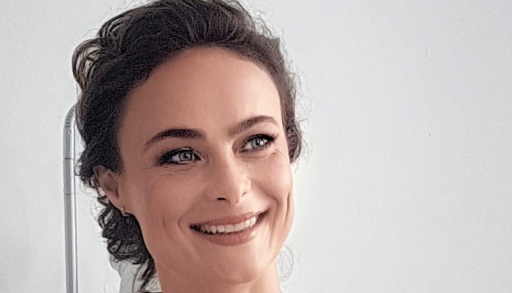 Актрисата от почти седмица се бори с COVID-19