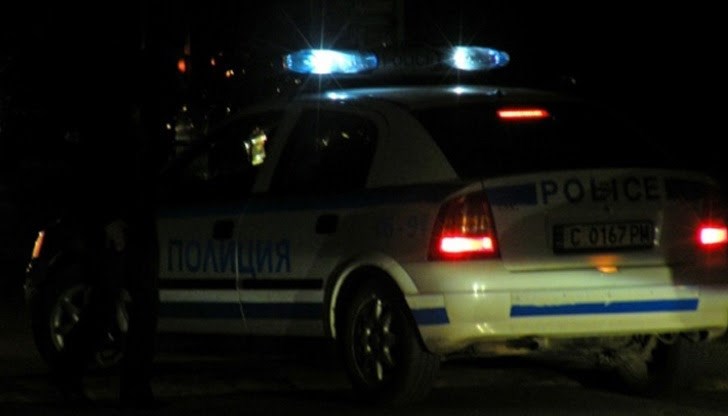 48-годишна жена е карала автомобила, който се преобръща над жп релсите и се удря в мантинела 48-годишна жена е карала автомобила, който се преобръща над жп релсите и се удря в мантинела