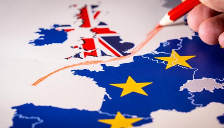 Плановете съдържат мерки за извънредни ситуации, осигуряващи въздушна и пътна свързаност между ЕС и Великобритания и достъп до риболов Плановете съдържат мерки за извънредни ситуации, осигуряващи въздушна и пътна свързаност между ЕС и Великобритания и достъп до риболов