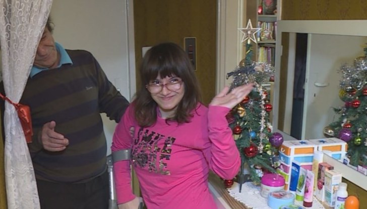 София благодари на хората с добри сърца, които се включват в "Българската Коледа", защото с тяхна помощ всеки ден тя прави още една крачка напред