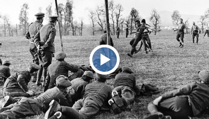 Коледа на фронта заменя оръжията с приятелски мач между войниците