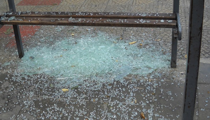 Вандалската проява е заснета от звеното за видеонаблюдение в Русе Вандалската проява е заснета от звеното за видеонаблюдение в Русе