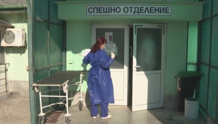 Спешните медици не смогват да прегледат пациентите с COVID-19 и такива с други оплаквания Спешните медици не смогват да прегледат пациентите с COVID-19 и такива с други оплаквания