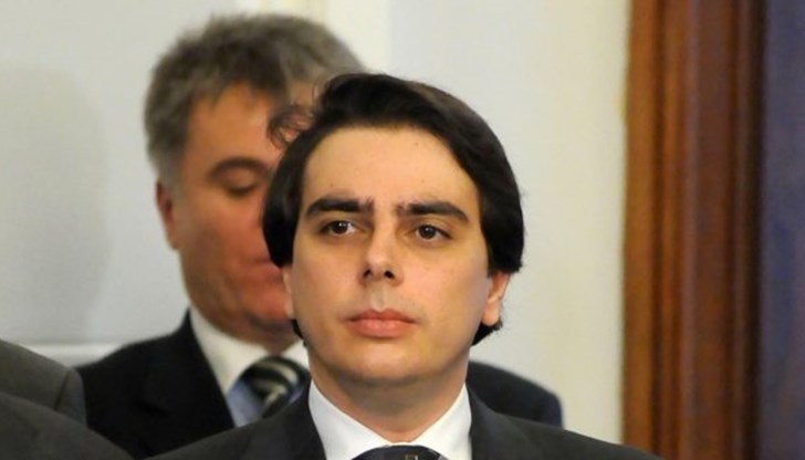 А тези безработни ще трябва да гласуват. Нима правителството ще ги освободи?