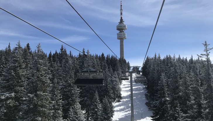 Спазвайки противоепидемичните мерки, курортът инвестира в дигитализиране на основните туристически услуги, за да се избегнат контакти на близки разстояния или струпване на хора пред каси и лифтове