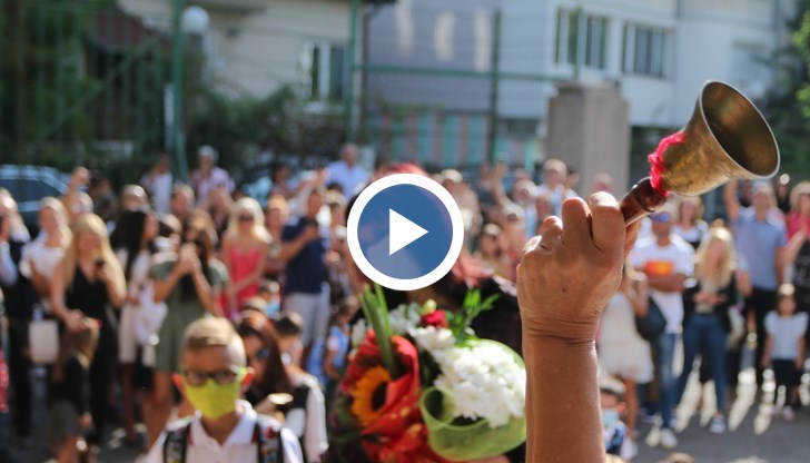 Освен на 2 февруари както обикновено, за някои ученици срокът може да завърши на 16 или 23 февруари