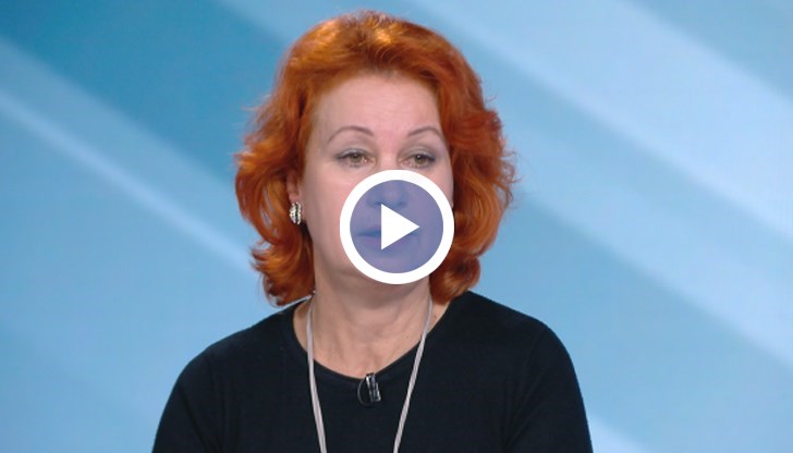 "Хора, които имат изградени достатъчно антитела, преболедували корнавируса, могат да не се ваксинират поне 6 месеца. Ако са силно рискова група, могат да се имунизират след около половин година", обясни тя