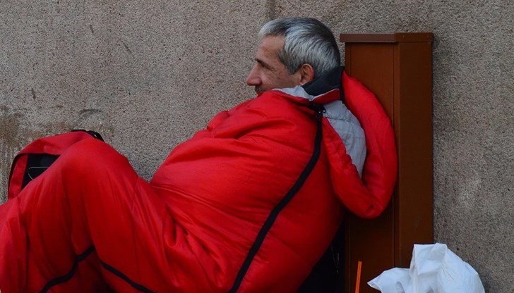 Увеличаващият се брой на хората, на които помагат, затруднява все повече червенокръстците и те ще се радват да получат подкрепа от дарители Увеличаващият се брой на хората, на които помагат, затруднява все повече червенокръстците и те ще се радват да получат подкрепа от дарители