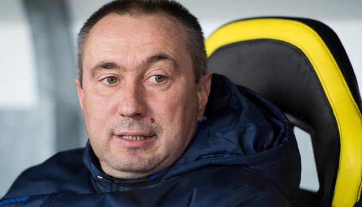 В "Лудогорец" Станимир Стоилов ще работи с двамата си дългогодишни асистенти - Цанко Цветанов и Саид Ибраимов. Помощник ще му е и временният наставник на тима от Разград - Станислав Генчев