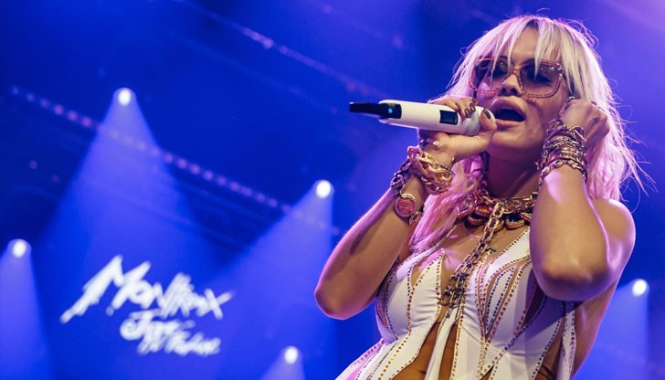 ританската певица от албански произход Рита Ора отлетя за България, за да снима нов музикален видеоклип към предстоящия си сингъл