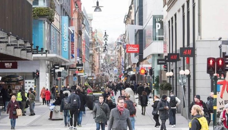 Скандинавската страна реши да коригира стратегията си за борба с Ковид-19 Скандинавската страна реши да коригира стратегията си за борба с Ковид-19