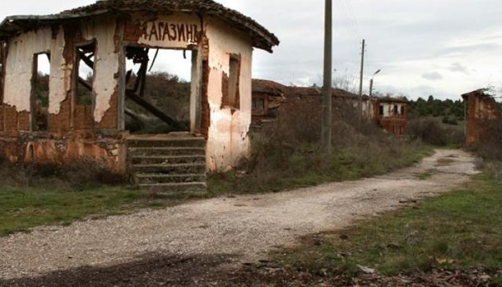 Да благодарим....за всичко дето затриха, опропастиха, оглозгаха, окрадоха, изнесоха, потъпкаха, унищожиха! Опасявам се, че в близко бъдеще няма да има кой да благодари. Или ще сме измрели, или емигрирали. Да благодарим....за всичко дето затриха, опропастиха, оглозгаха, окрадоха, изнесоха, потъпкаха, унищожиха! Опасявам се, че в близко бъдеще няма да има кой да благодари. Или ще сме измрели, или емигрирали.